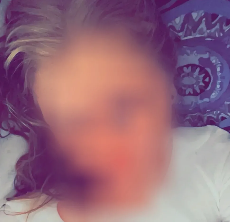 Amira, 22