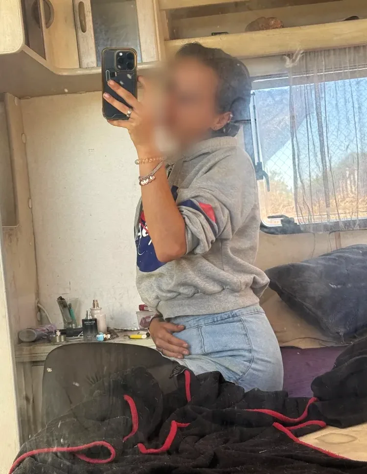 Carla, 24