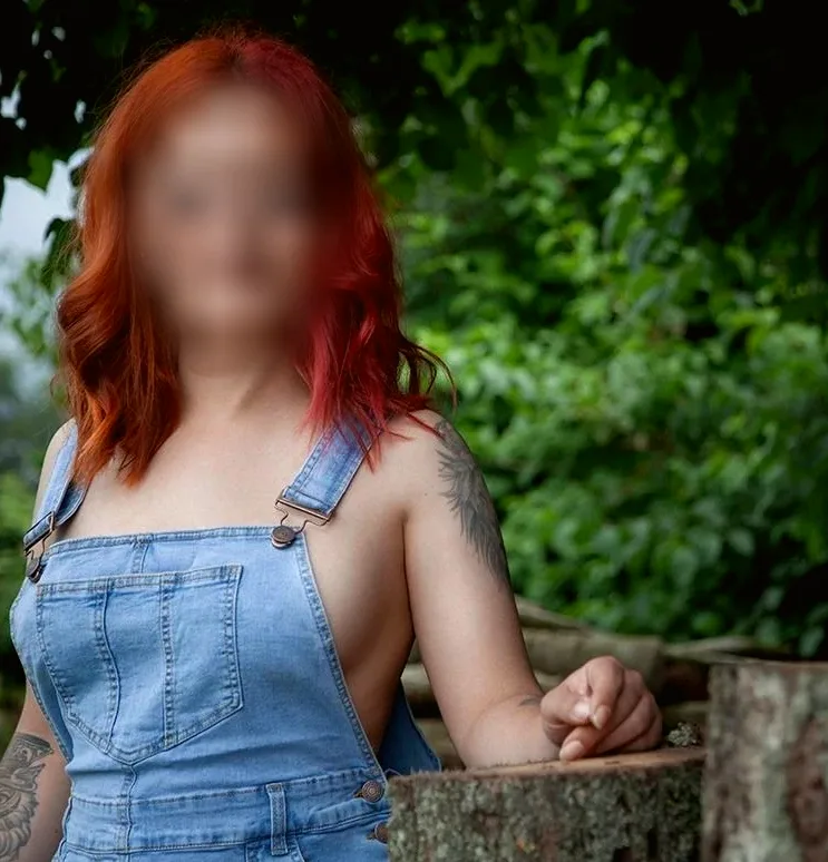 Chiara, 33