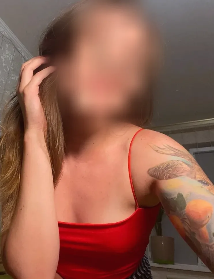 Claudia, 25