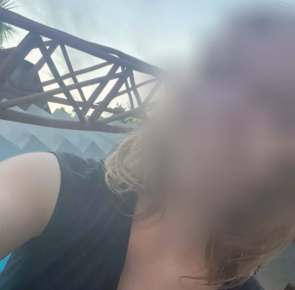 Elena, 30