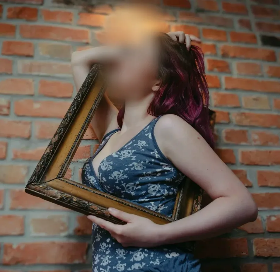 Nicole, 32