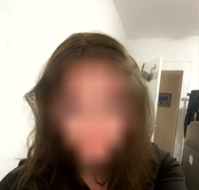 Selin, 25